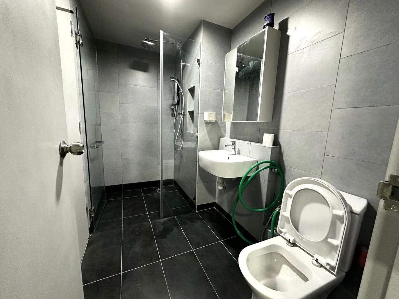 Jesselton Quay Sea & Pool View For 6 Pax Διαμέρισμα Κότα Κιναμπαλού Εξωτερικό φωτογραφία